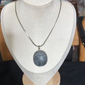 Elegant Silver Pendant Necklace